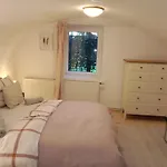 Mit 1 Schlafzimmer In Altstadthaus Daire *