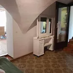 Mit 1 Schlafzimmer In Altstadthaus Daire *
