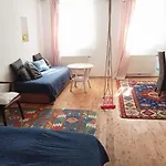 Mit 1 Schlafzimmer In Altstadthaus Daire *