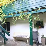 Mit 1 Schlafzimmer In Altstadthaus Daire