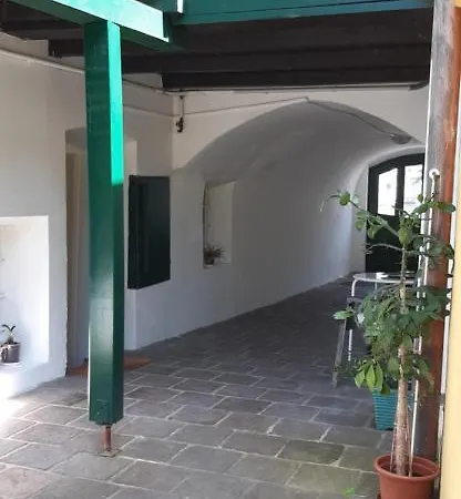 Apartman Mit 1 Schlafzimmer In Altstadthaus Sankt Veit an der Glan