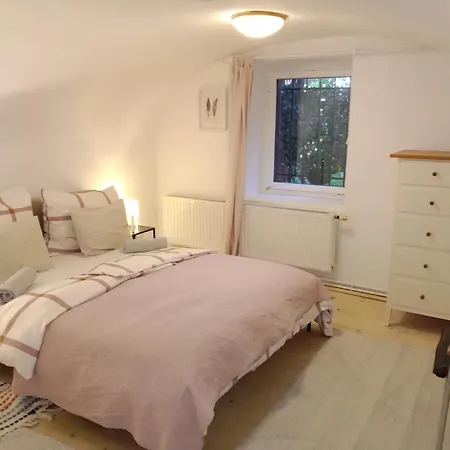 Daire Mit 1 Schlafzimmer In Altstadthaus *