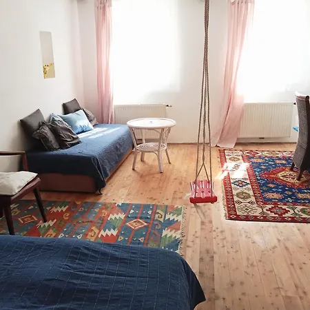 Mit 1 Schlafzimmer In Altstadthaus Daire *