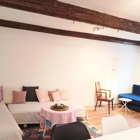Apartment Mit 1 Schlafzimmer In Altstadthaus *