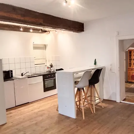 Appartement Mit 1 Schlafzimmer In Altstadthaus *