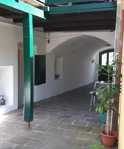 Apartment Mit 1 Schlafzimmer In Altstadthaus Sankt Veit an der Glan