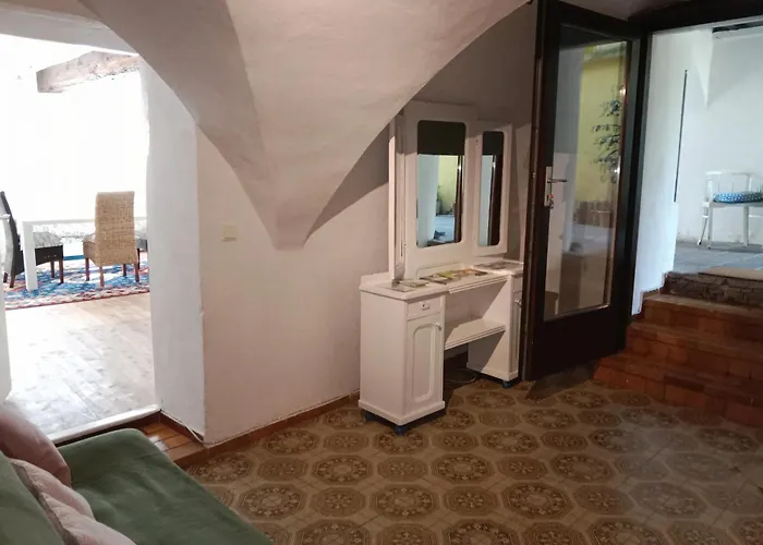 Mit 1 Schlafzimmer In Altstadthaus Apartment *