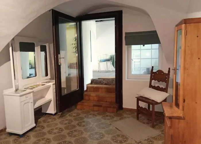 Mit 1 Schlafzimmer In Altstadthaus * Sankt Veit an der Glan