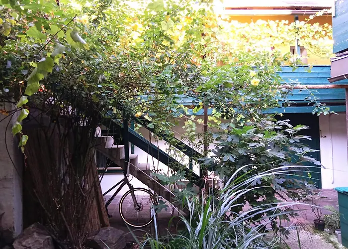 Mit 1 Schlafzimmer In Altstadthaus Appartamento